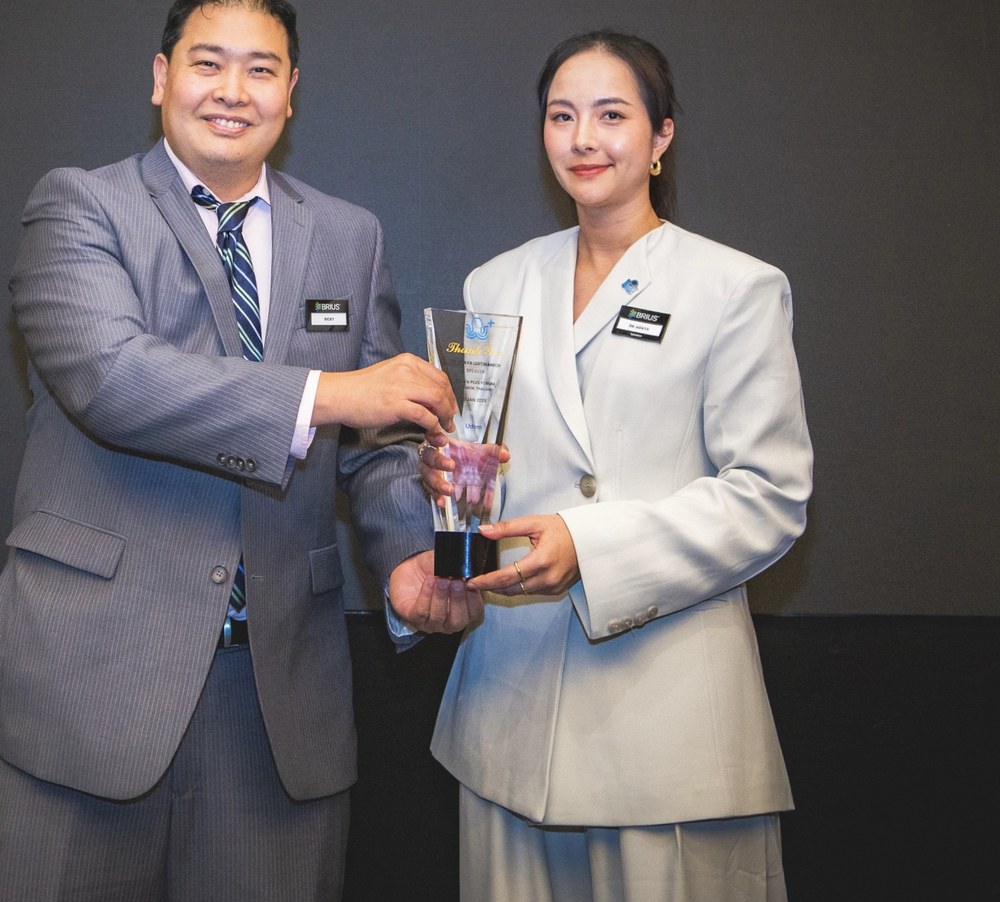 คุณหมอรับรางวัลจำนวนเคส Brava มากที่สุด ในงาน Brava Plus Forum